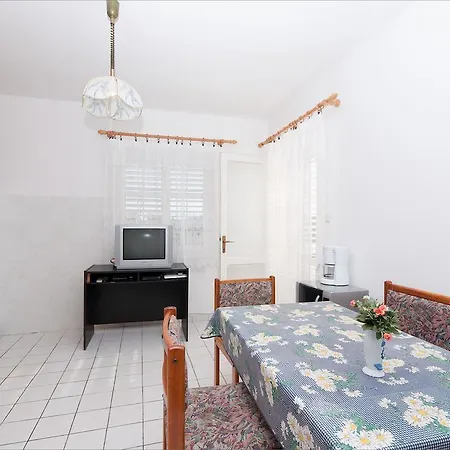 Maslinov Hlad Apartament *